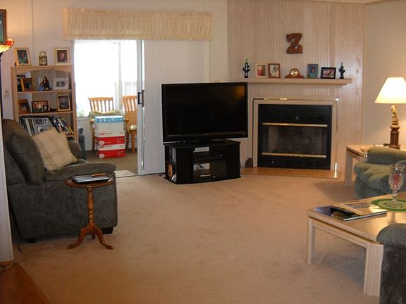 5th image of 43 Bayberry Dr