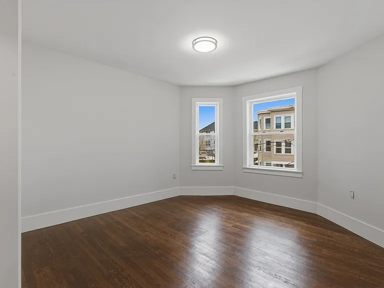 18 Ronan St #2 — Photo 32