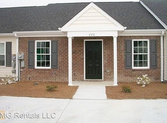 2nd image of 220 Sunview Dr