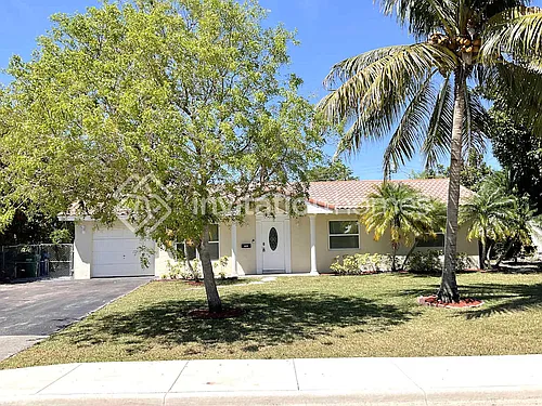 7805 NW 40th St Photo 1