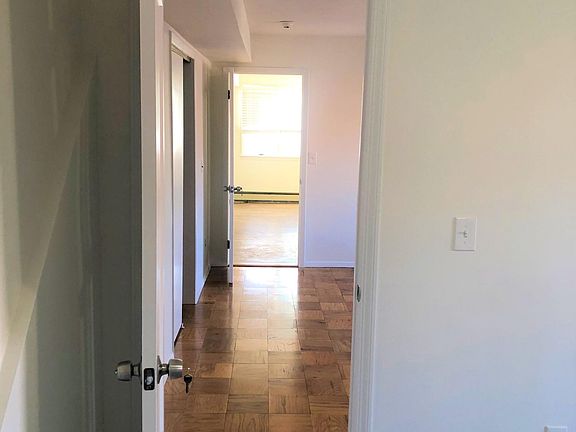 2nd image of 2 Royal St Floor 1