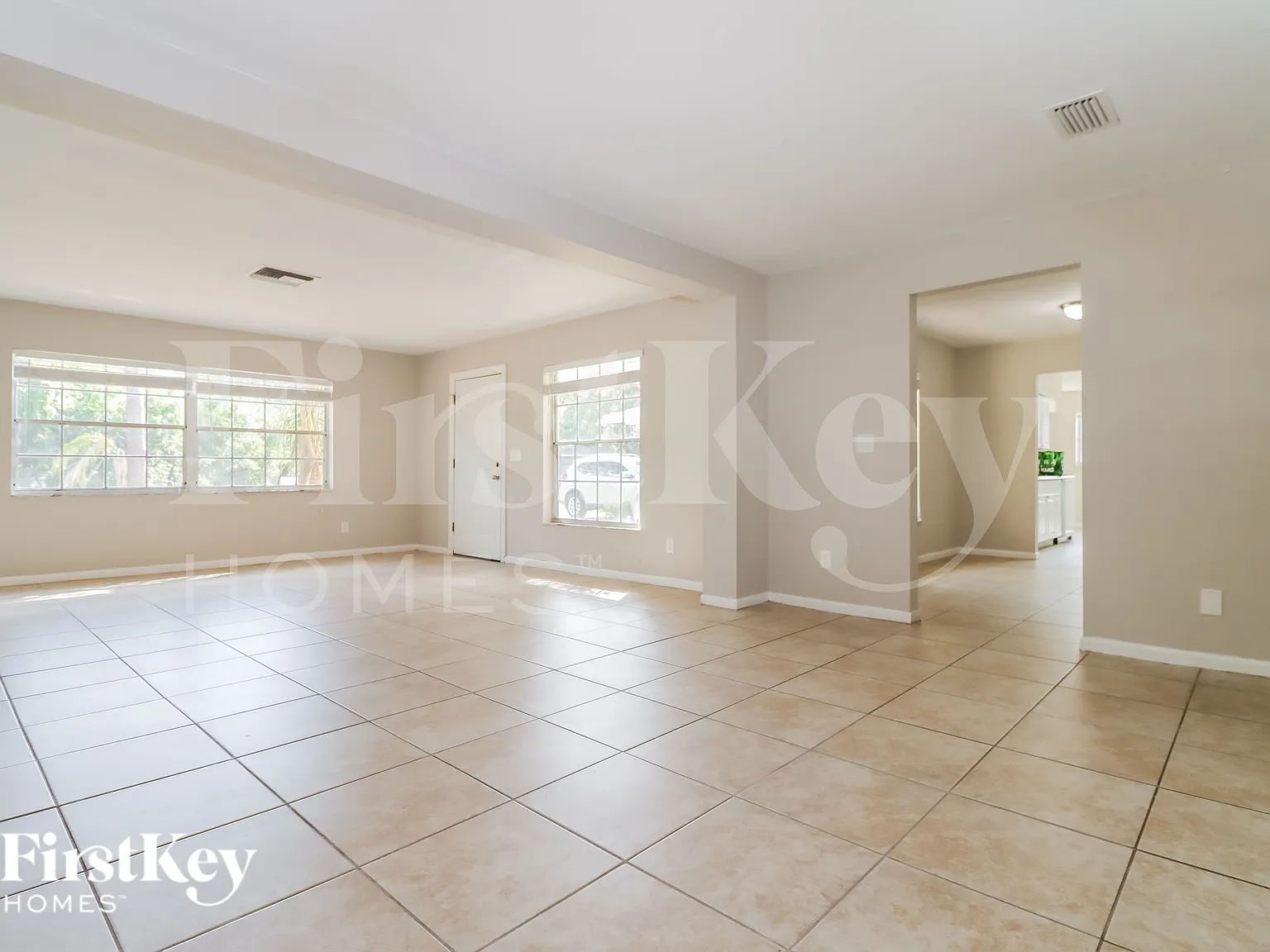3 bed, 2.0 bath, 1813 sqft, $2,175 — Photo 2