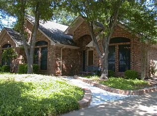 7340 Holiday Ln, North Richland Hills, TX 76182