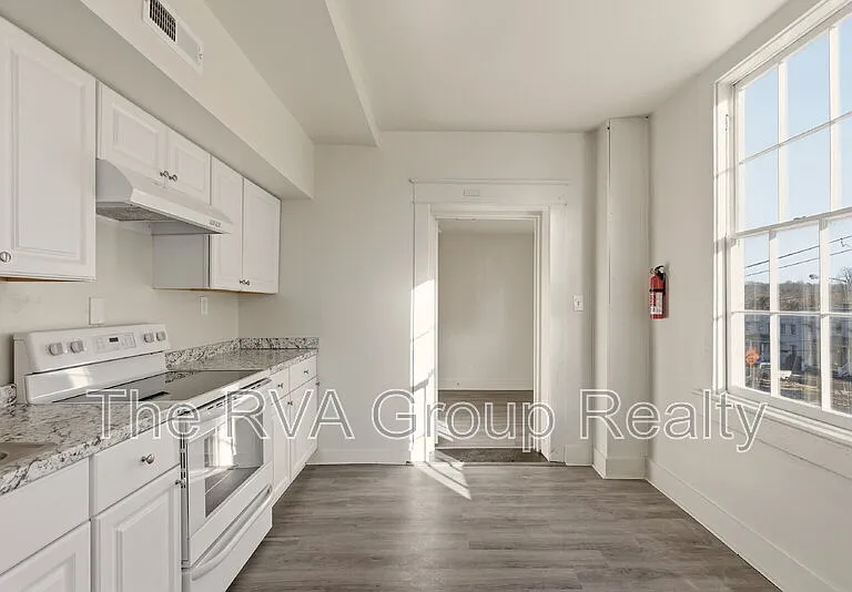 27 S Jefferson St #A — Photo 17
