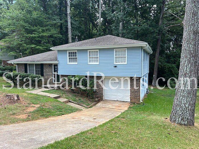 2nd image of 2733 Shelley Ln