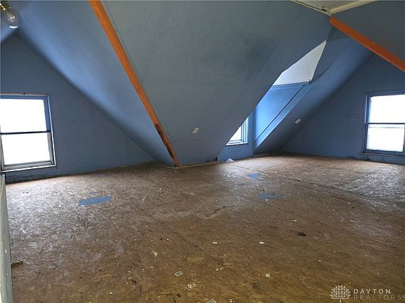 2nd image of 727 W High St