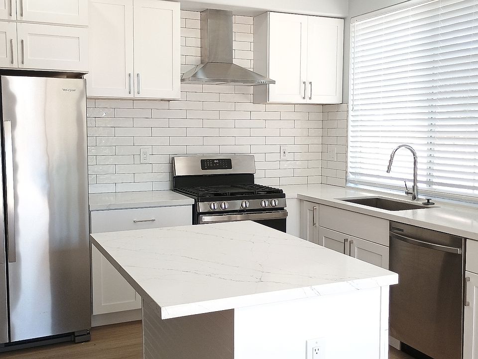 1st image of 1138 Calle Dulce