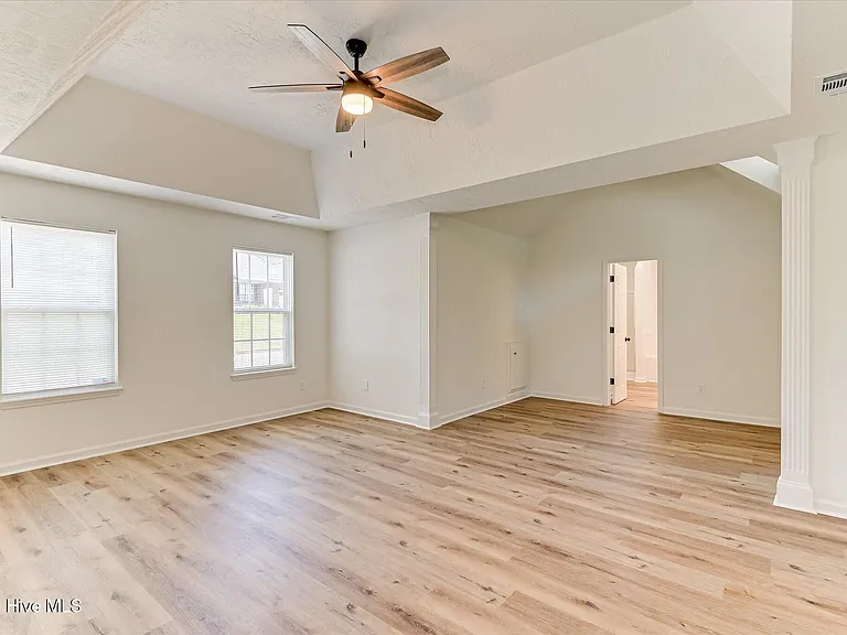 4688 Perry Mill Cir — Photo 23