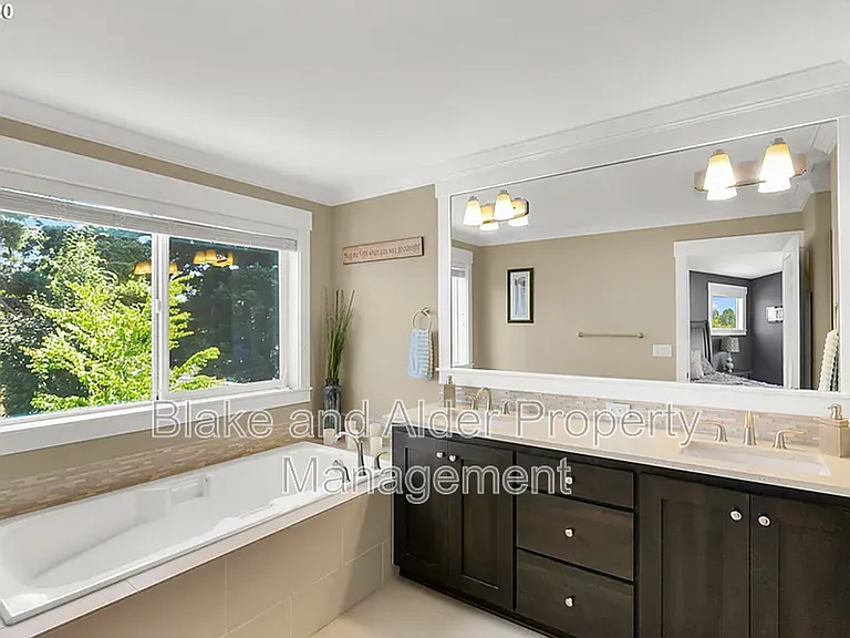 3938 NE 66th Ave — Photo 21
