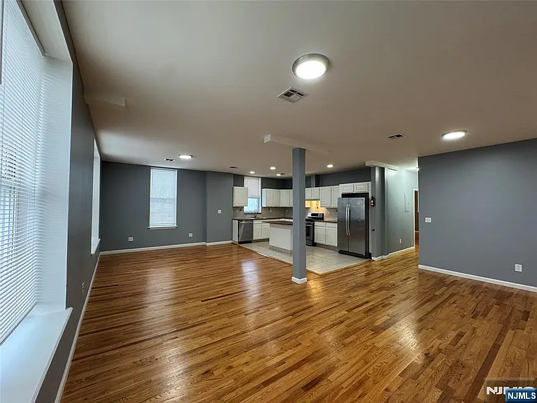 610 Devon St — Photo 6