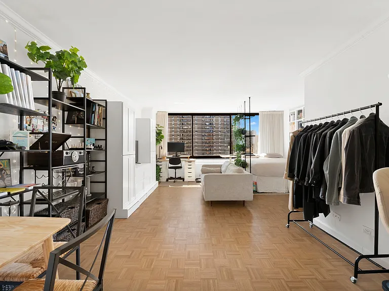 215 W 95th St #15K — Photo 3