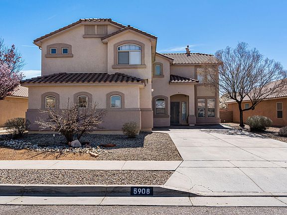 3rd image of 5908 Las Cadenas Rd NW