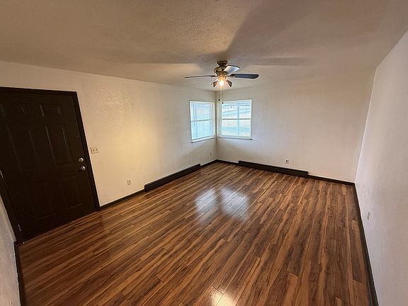 3rd image of 1071 Sullivan Rd