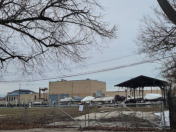 2nd image of 350 Parkview Dr
