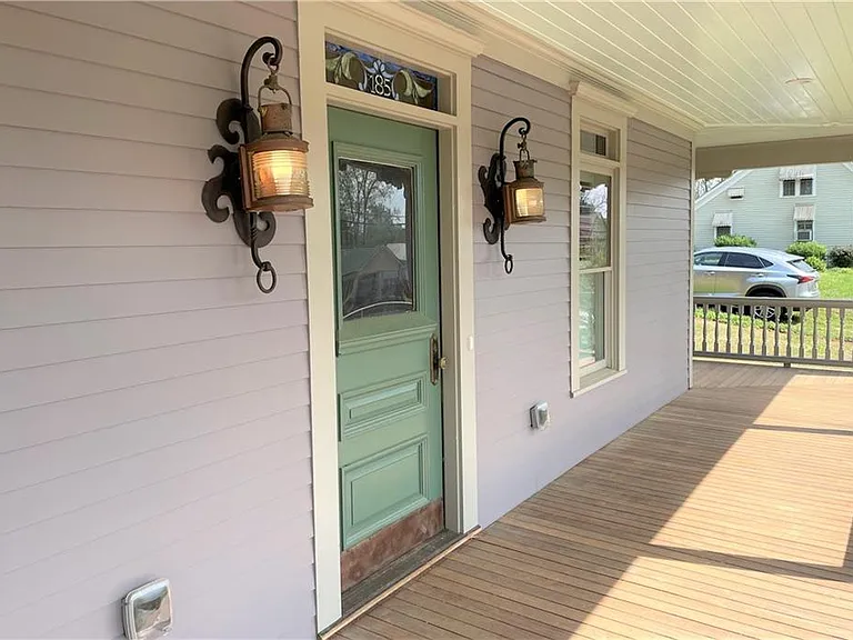 185 W Moreno St — Photo 2