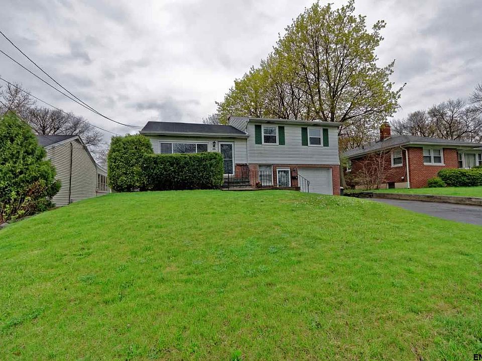 2nd image of 81 Forest Ave