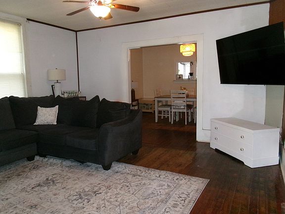 3rd image of 301 Gowdy St