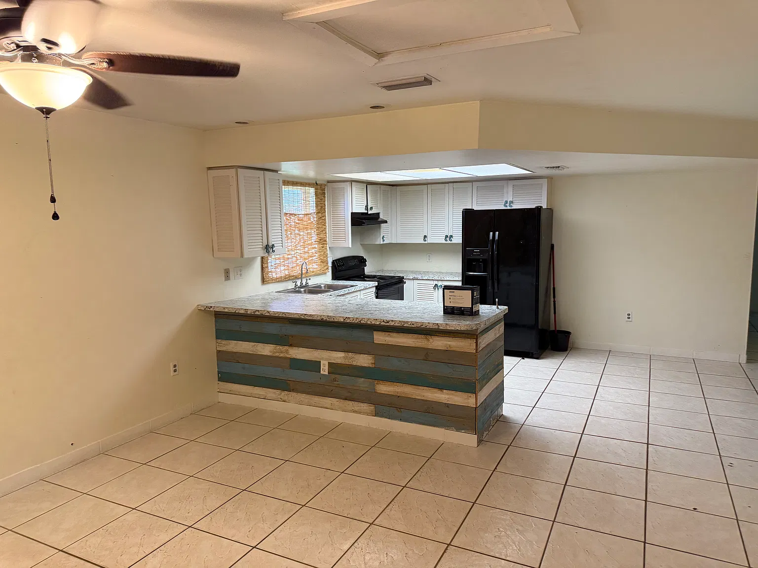 3 bed, 1222 sqft, $1,595 — Photo 3