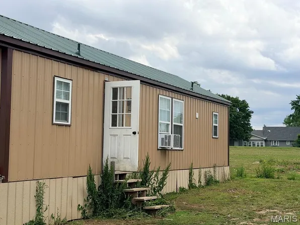 55224 Buffalo Ln, New London, MO 63459
