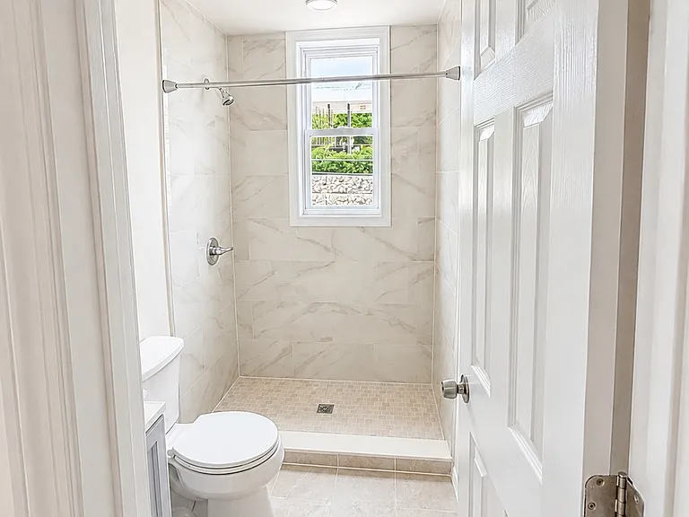 137 Hammond Ave #4 — Photo 40