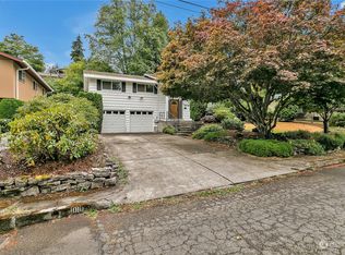 1010 Paradise Ln, Fircrest, WA 98466