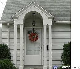 2nd image of 207 Woodlawn Ter