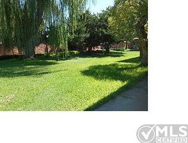 4th image of 716 Live Oak Dr