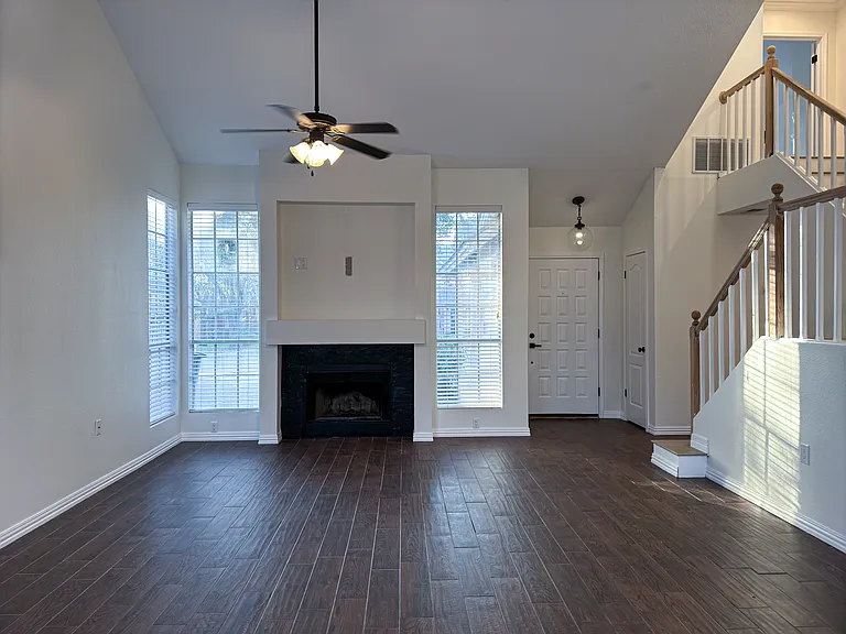 8218 Galespoint — Photo 7
