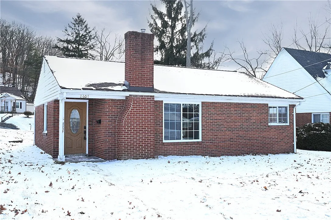2607 Marion St photo 1