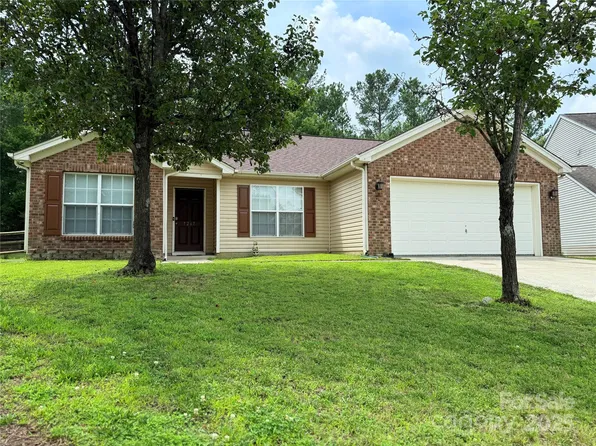 7267 Sandown Ct, Harrisburg, NC 28075