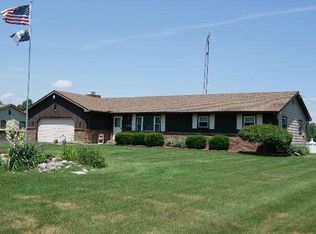 492 W Smith Rd, Temperance, MI 48182