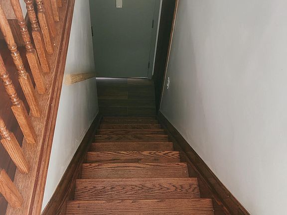 4th image of 34 Conger St