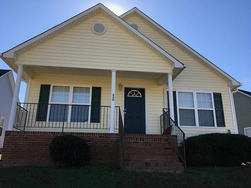 449 Anna St