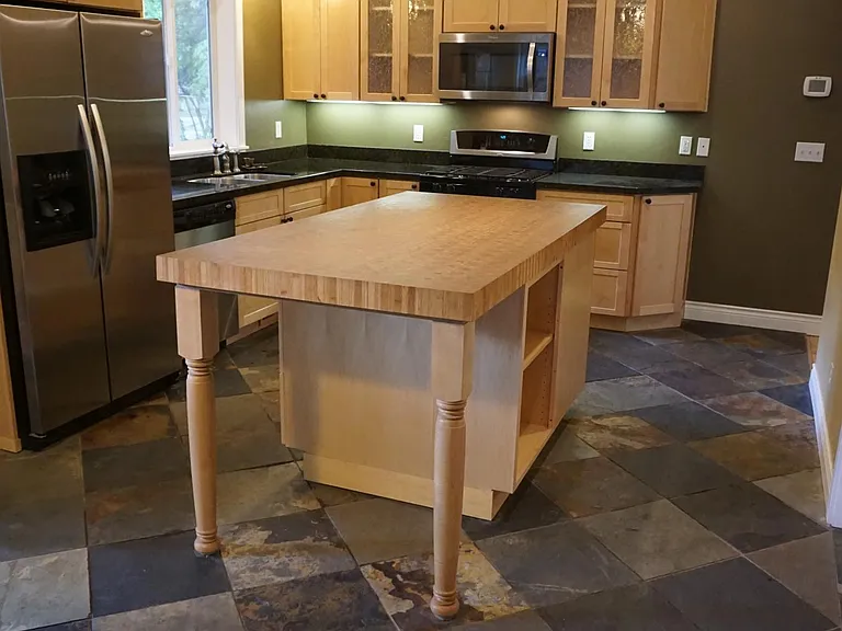 548 Washington St — Photo 3