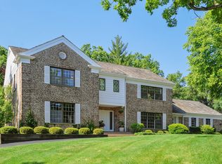 801 McCormick Dr, Lake Forest, IL 60045