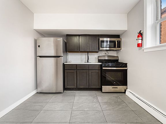 3rd image of 137 W Jersey St APT B7