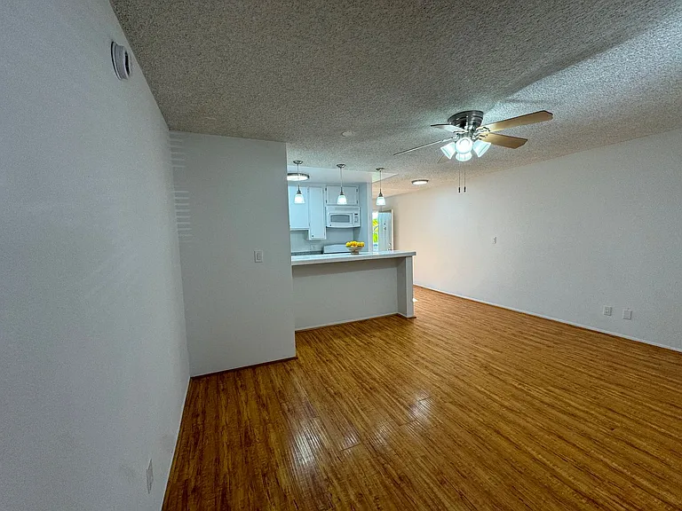6736 Cleon Ave — Photo 48