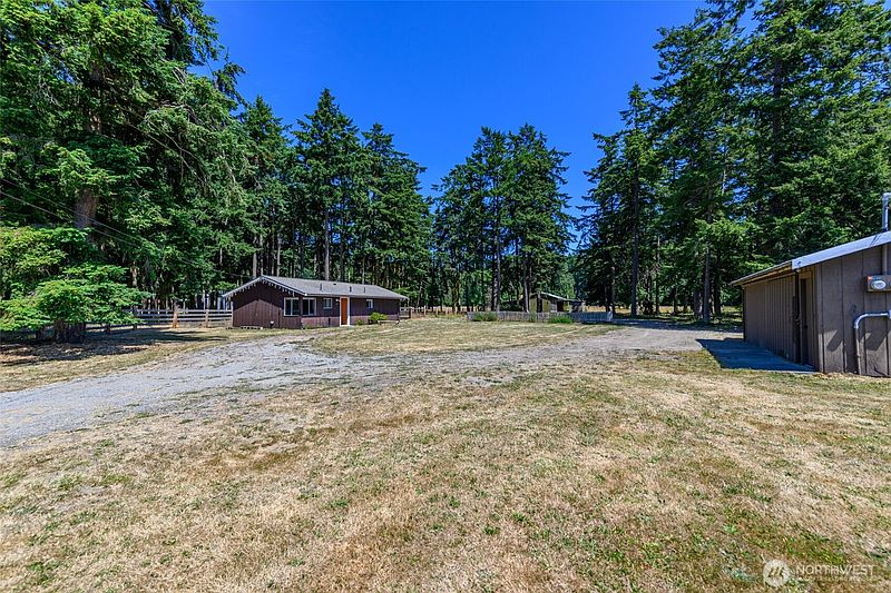 3rd image of 347 Jacobs Road