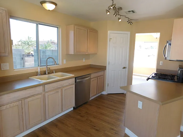 400 Opal Dr — Photo 29
