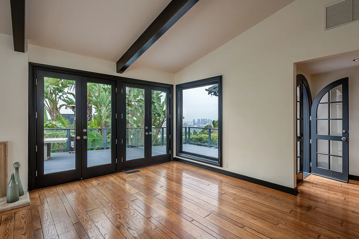 Building Photo - 9261 Thrush Way