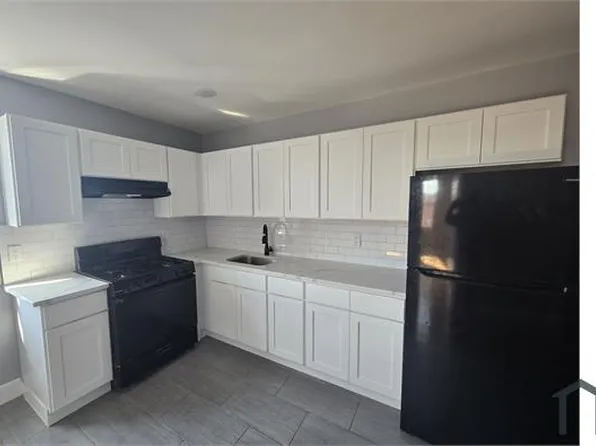 11 Cottage St, Newark, NJ