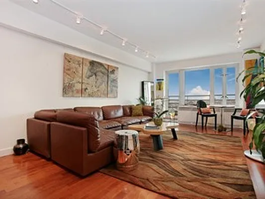 Sold by Corcoran | media 21