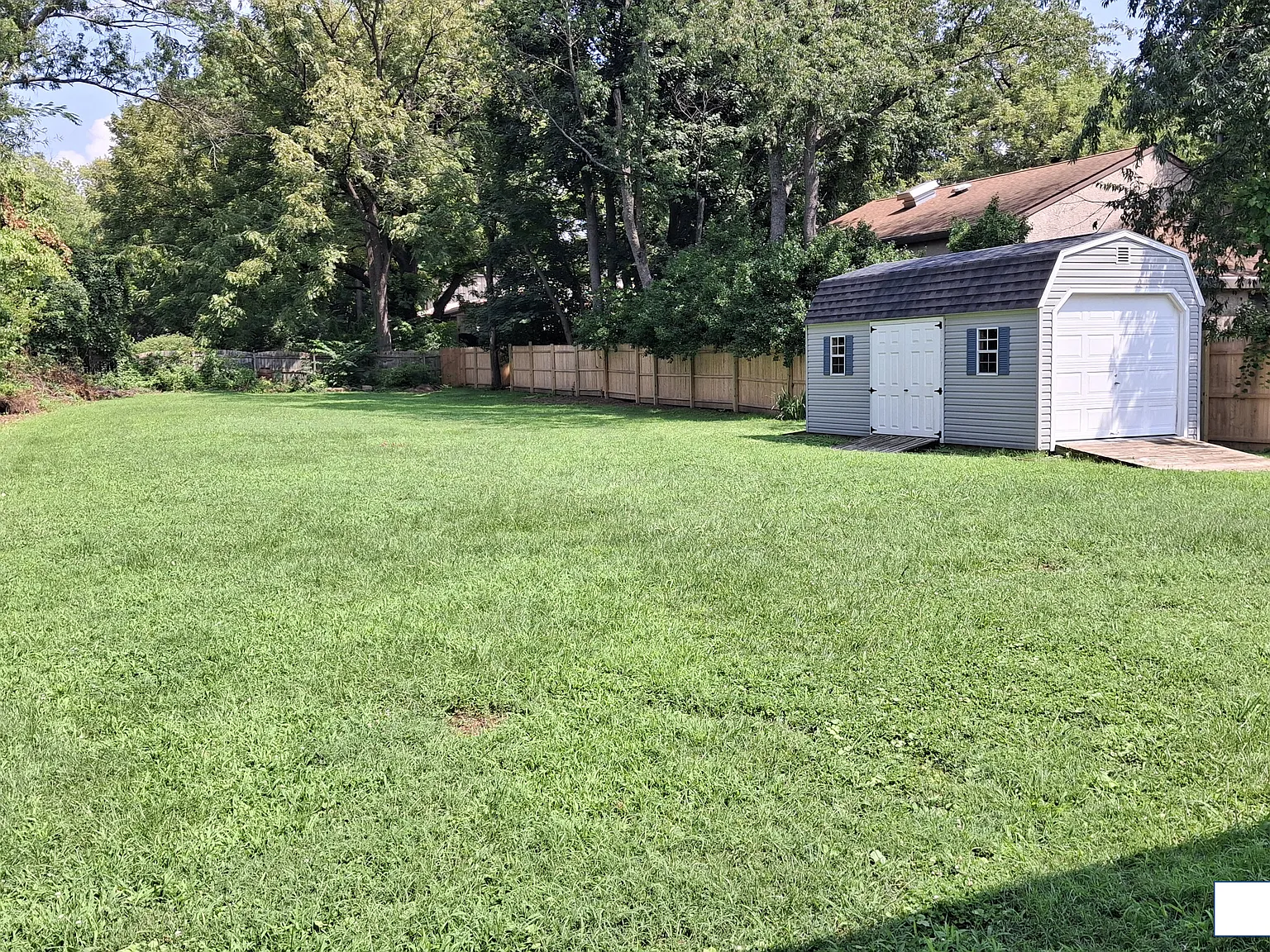 5 bed, 2425 sqft, $3,200 — Photo 4