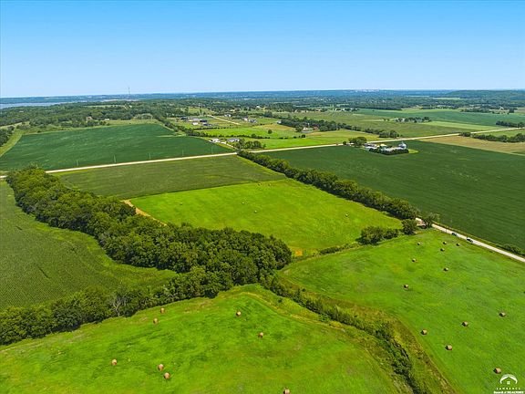 3rd image of 875 N 1000th Rd