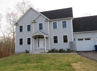 11 Kathryn Ct, Waterford, CT 06385