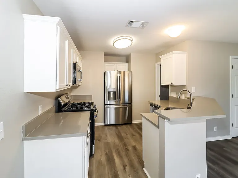 21013 Godolophin Ct — Photo 9