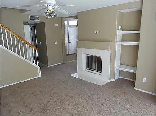 3 bed, 2.5 bath, 1758 sqft, $2,045 — Photo 2