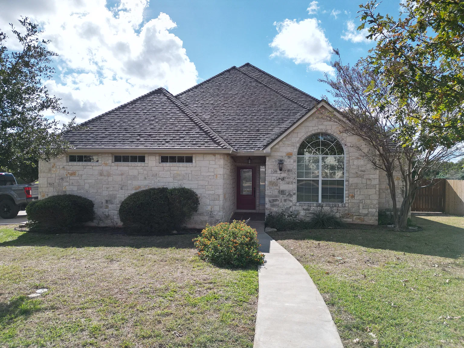 3 bed, 1656 sqft, $2,950 — Photo 2