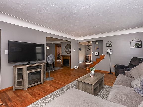 3rd image of 6413 Lawnwood Ave