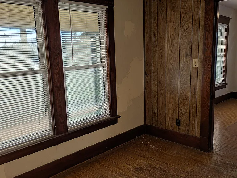 202 N Main St — Photo 6